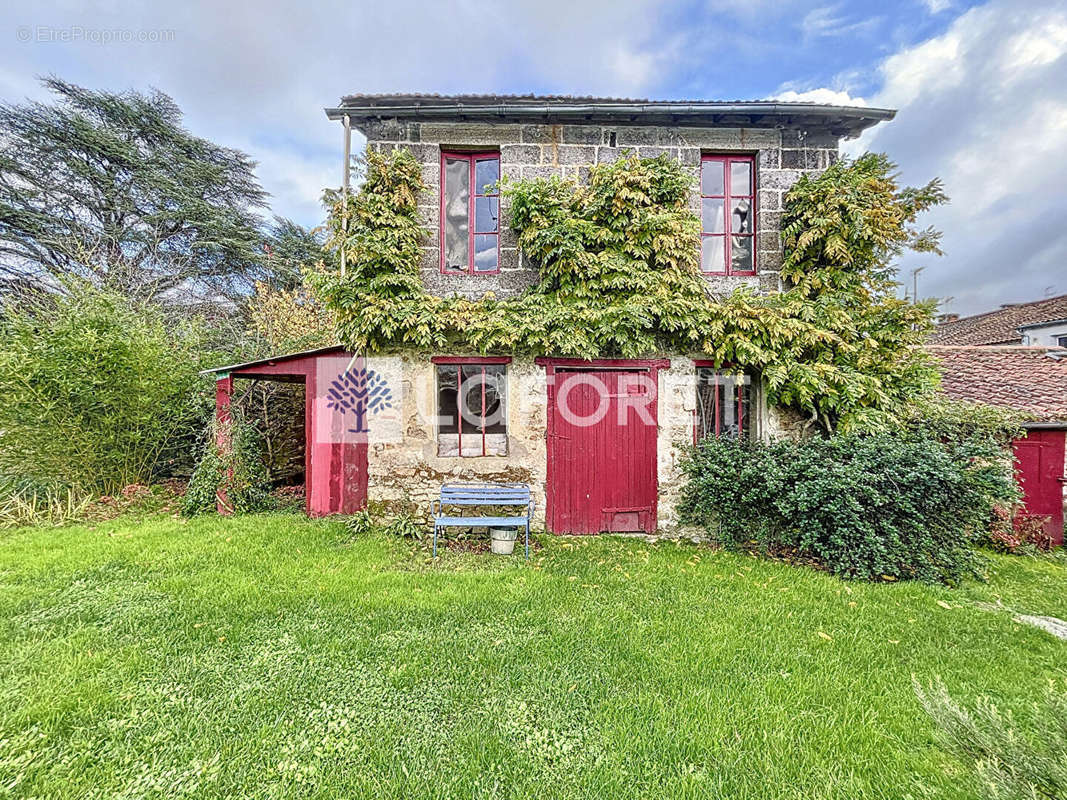 Maison à PARTHENAY