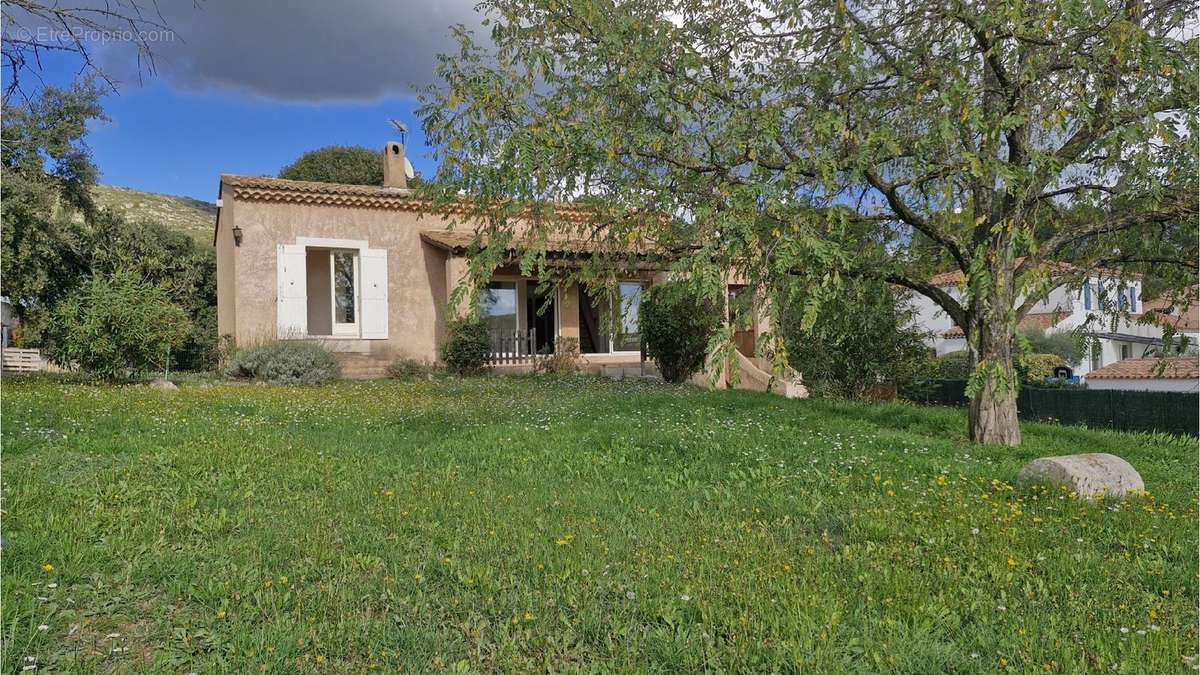 Maison à PUYLOUBIER