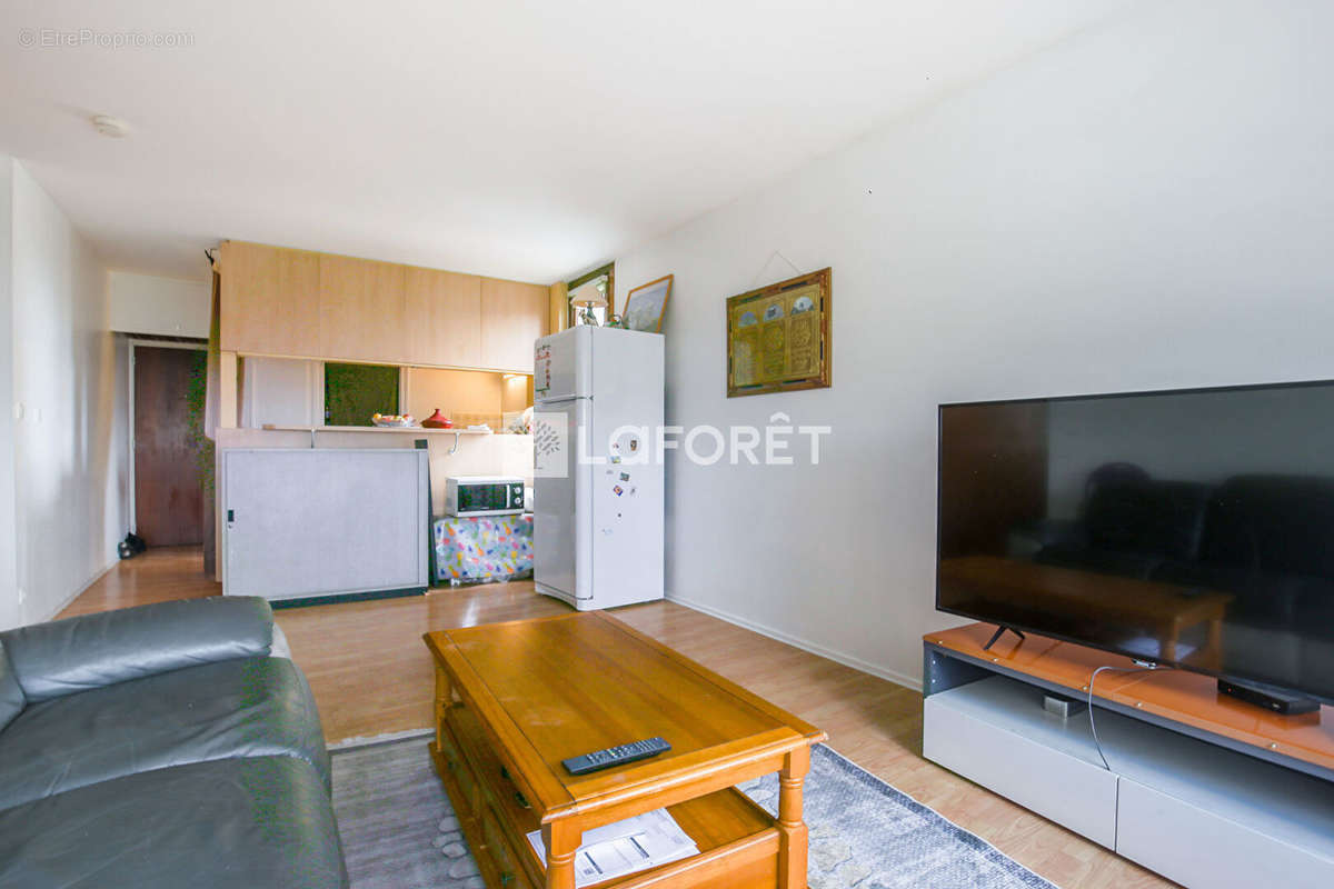 Appartement à PARIS-14E