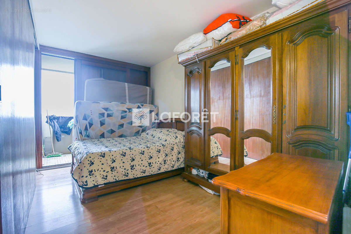 Appartement à PARIS-14E