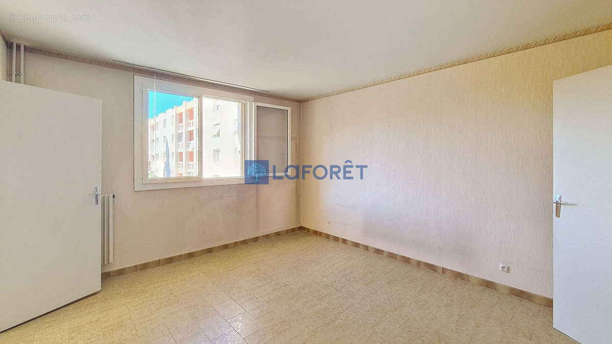 Appartement à MARSEILLE-11E