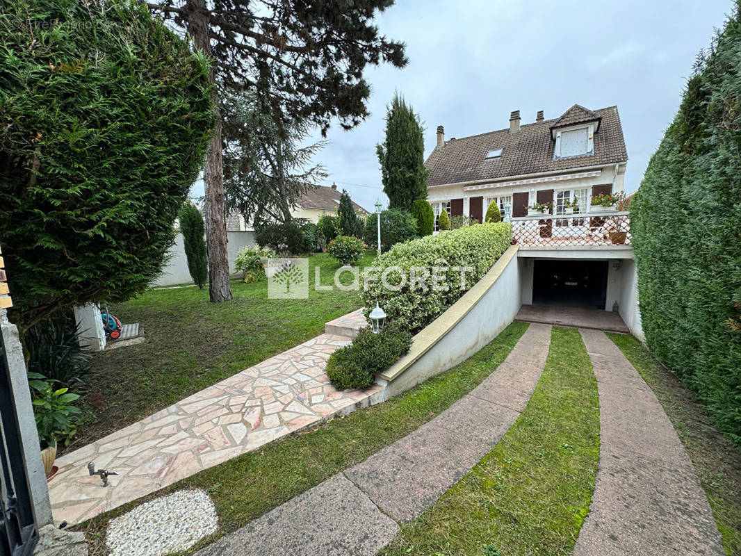 Maison à BEAUMONT-SUR-OISE