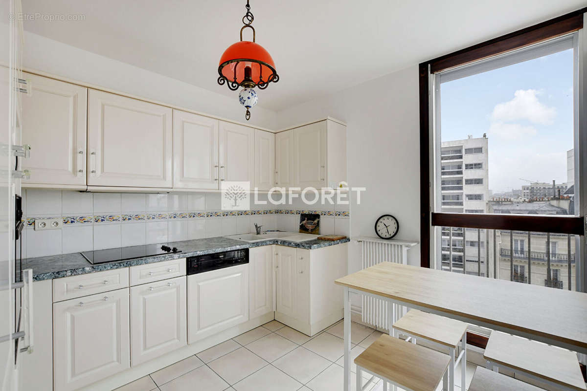 Appartement à PARIS-15E