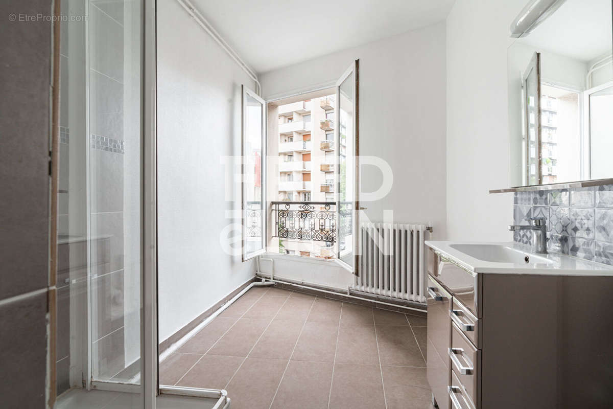 Appartement à PARIS-15E