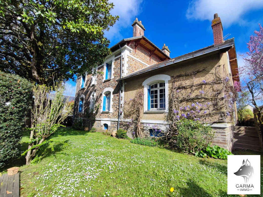 Maison à SAINTE-LUCE-SUR-LOIRE