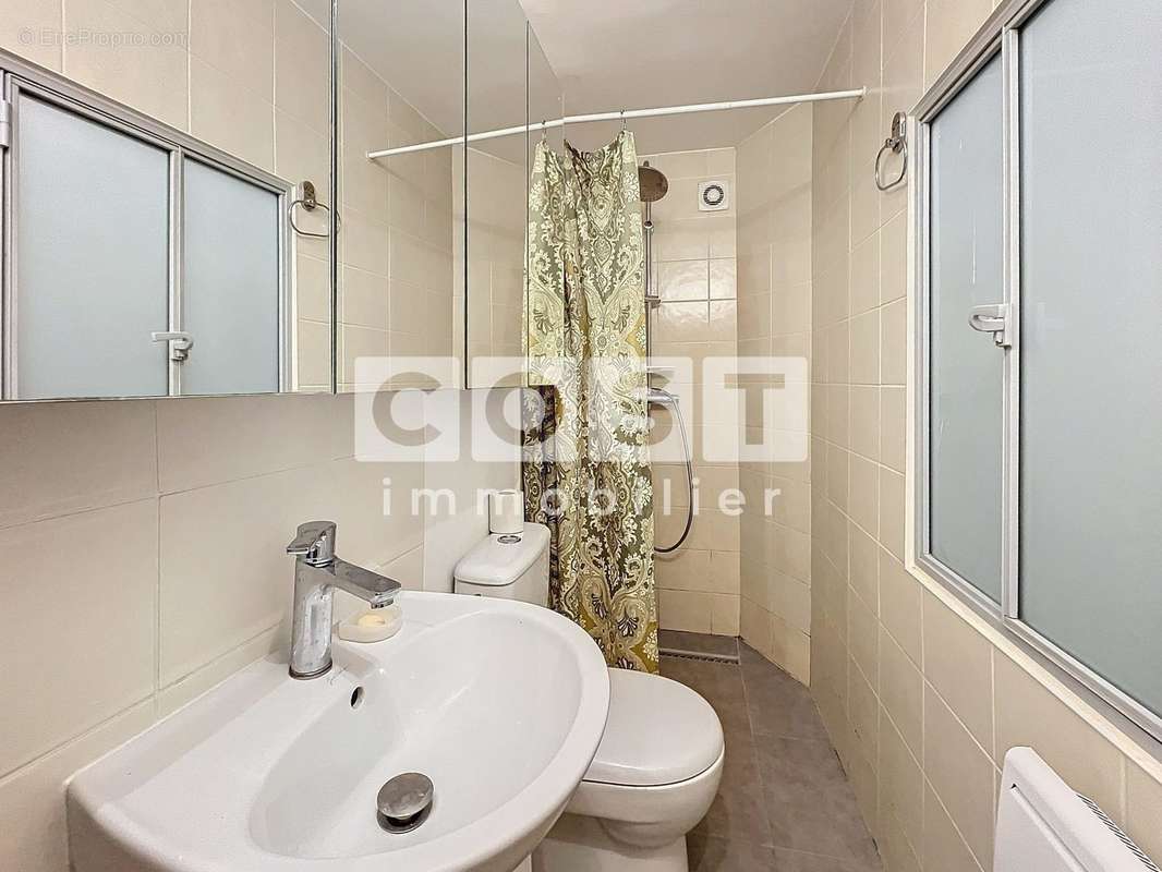 Appartement à PARIS-17E