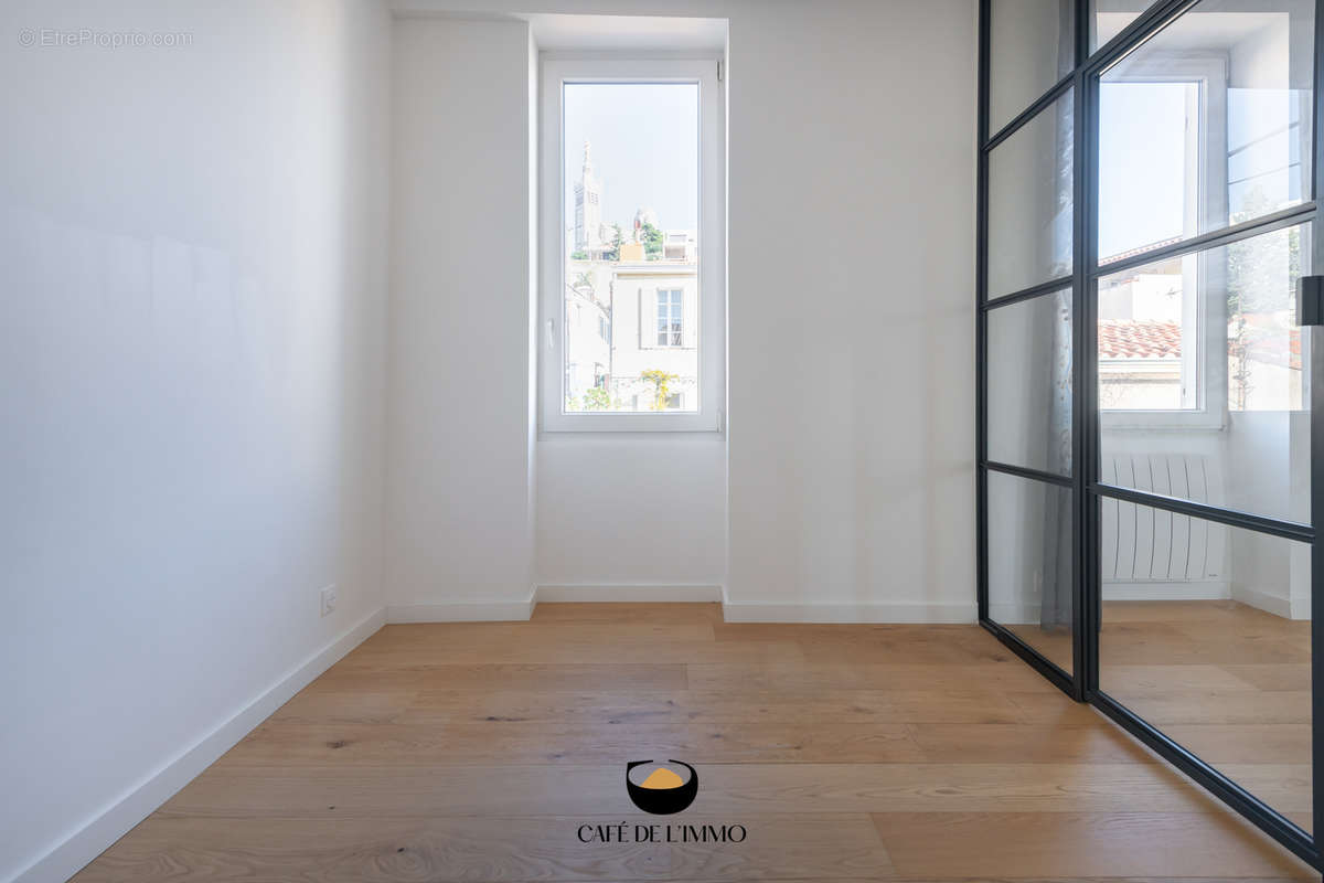 Appartement à MARSEILLE-7E