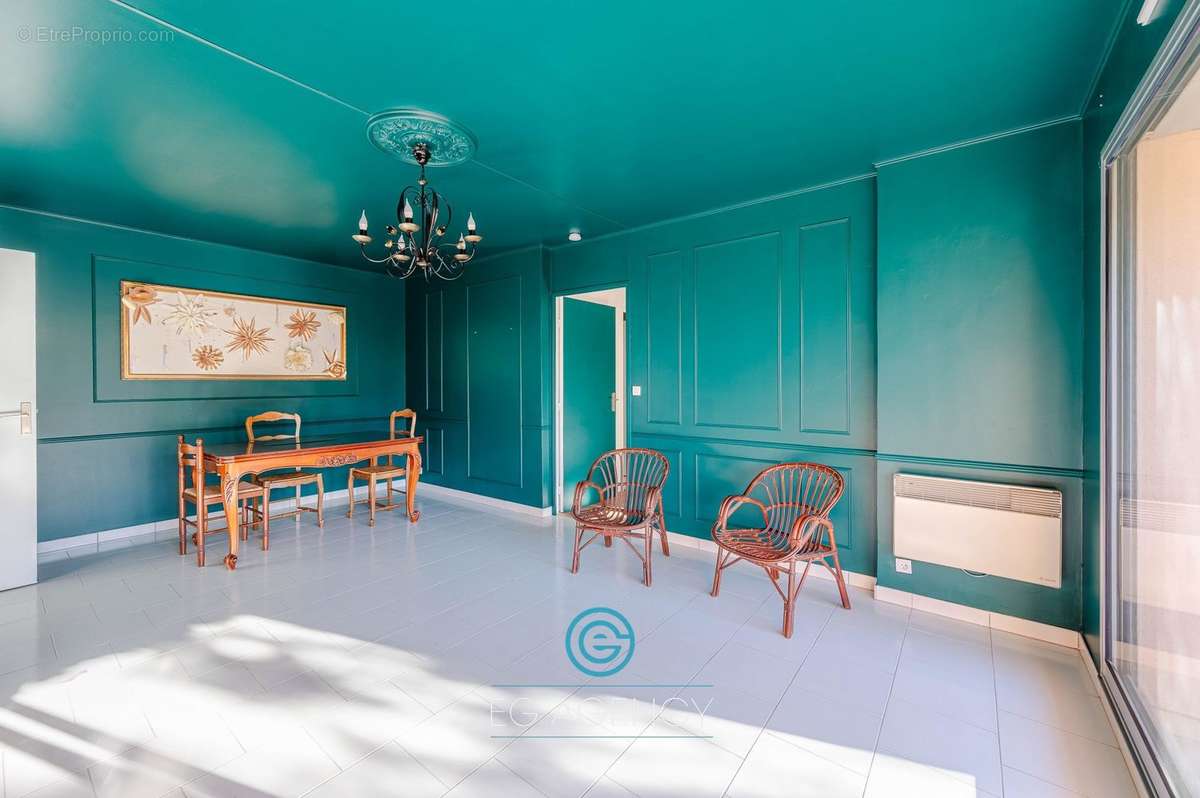 Appartement à MARSEILLE-8E