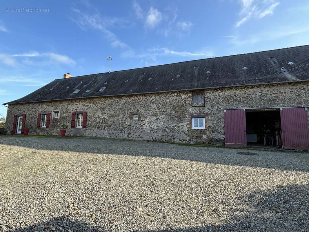 Maison à SAINT-DENIS-D&#039;ANJOU