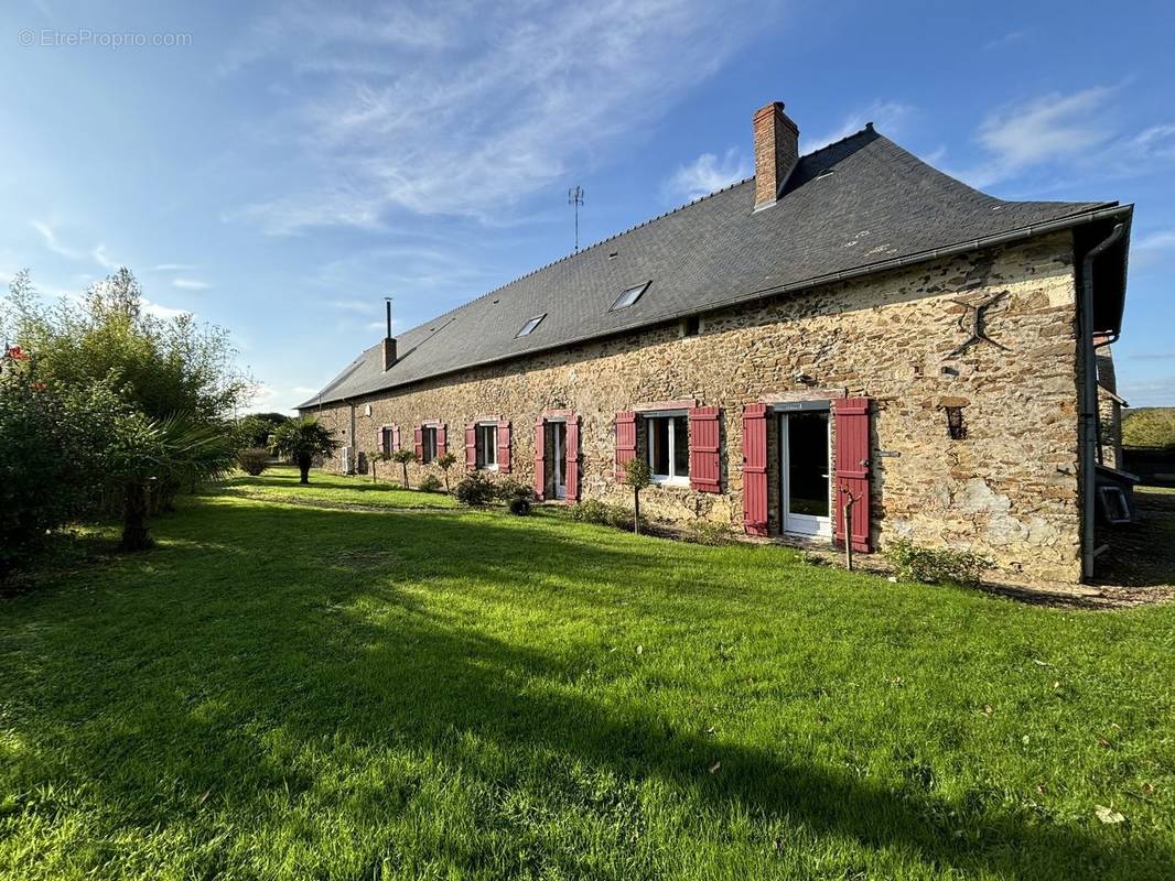 Maison à SAINT-DENIS-D&#039;ANJOU