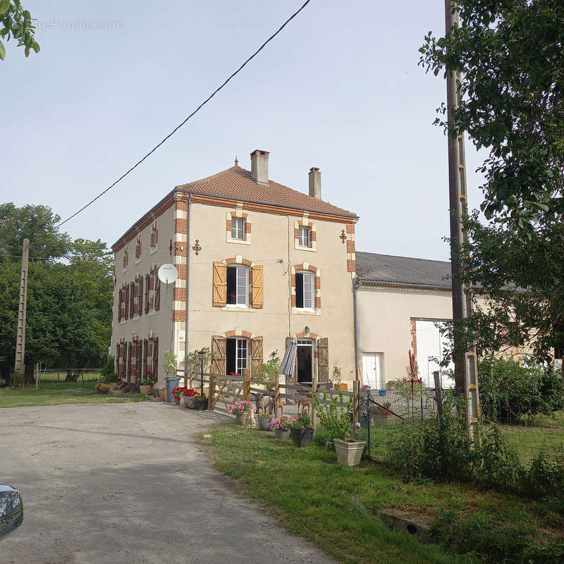 Maison à SAINT-SORNIN-LA-MARCHE