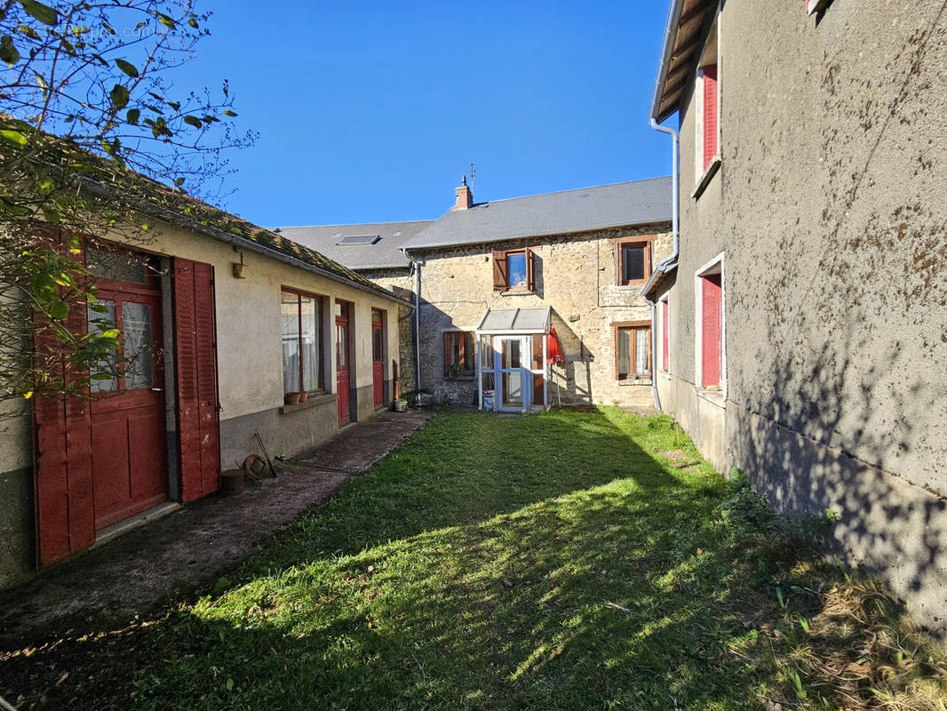 Maison à SAINT-GOUSSAUD