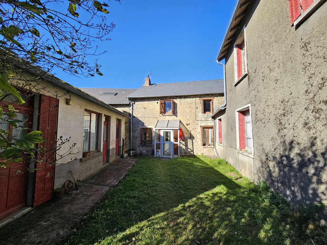 Maison à SAINT-GOUSSAUD