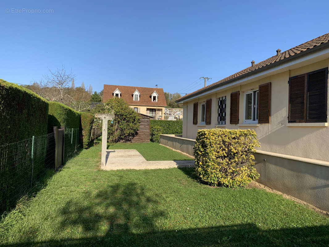 Maison à LE LARDIN-SAINT-LAZARE