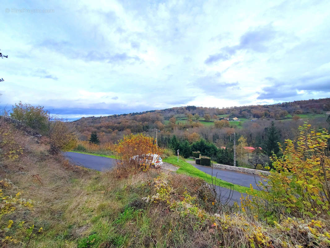 Terrain à CEYSSAC