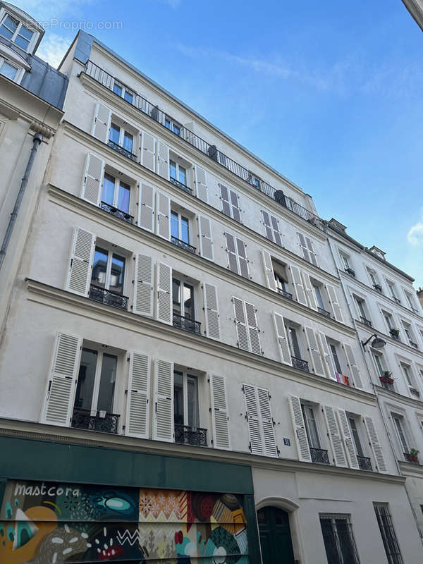 Appartement à PARIS-18E