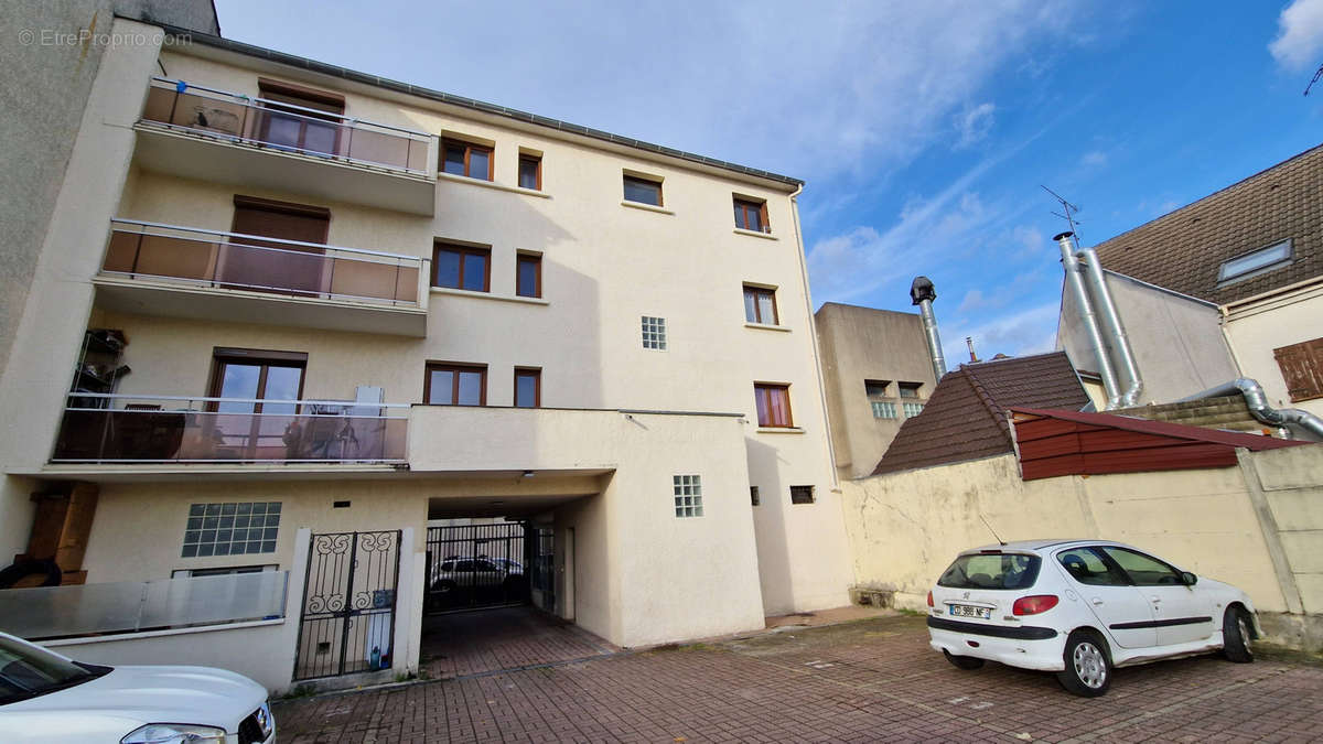 Appartement à TREMBLAY-EN-FRANCE