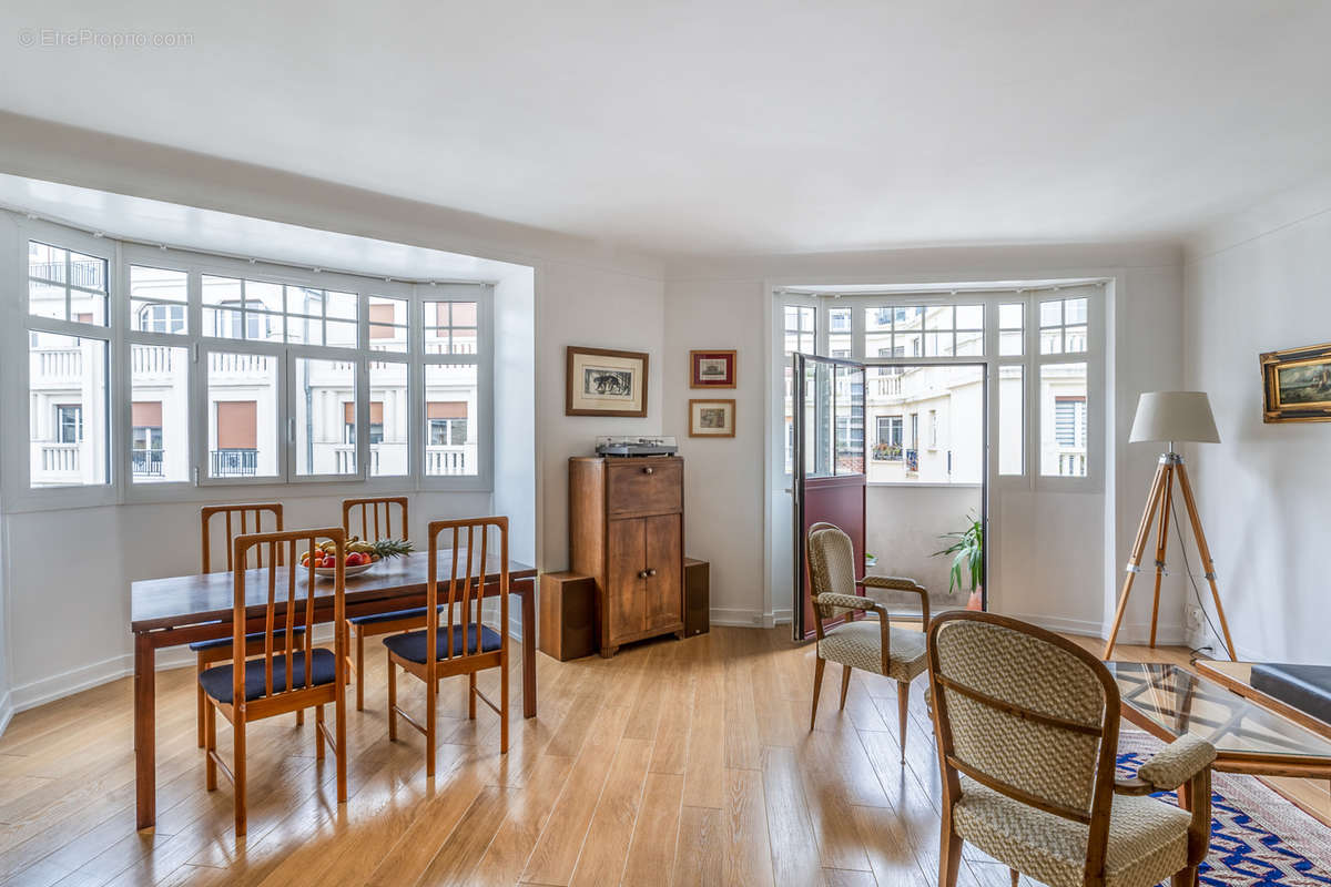 Appartement à PARIS-15E