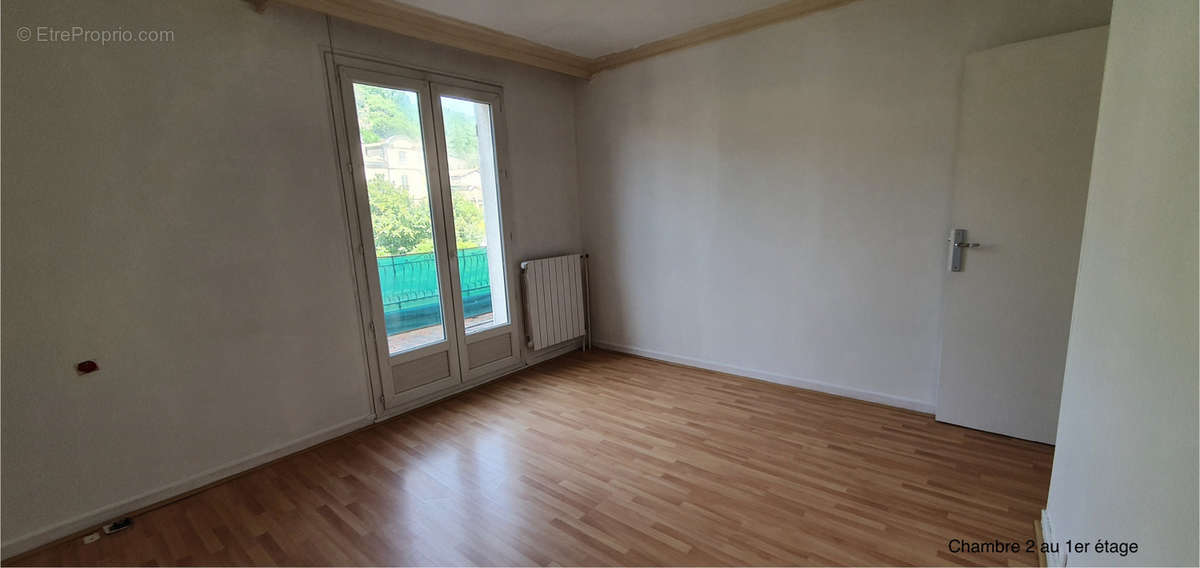 Appartement à CHARMES-SUR-RHONE