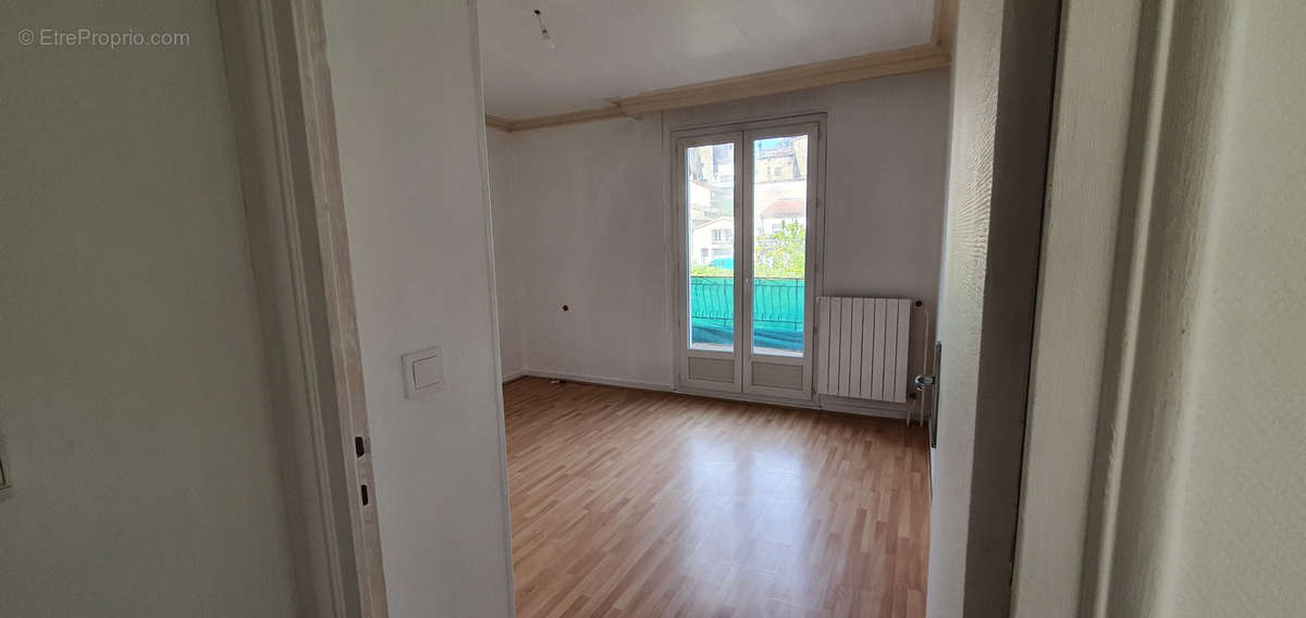 Appartement à CHARMES-SUR-RHONE