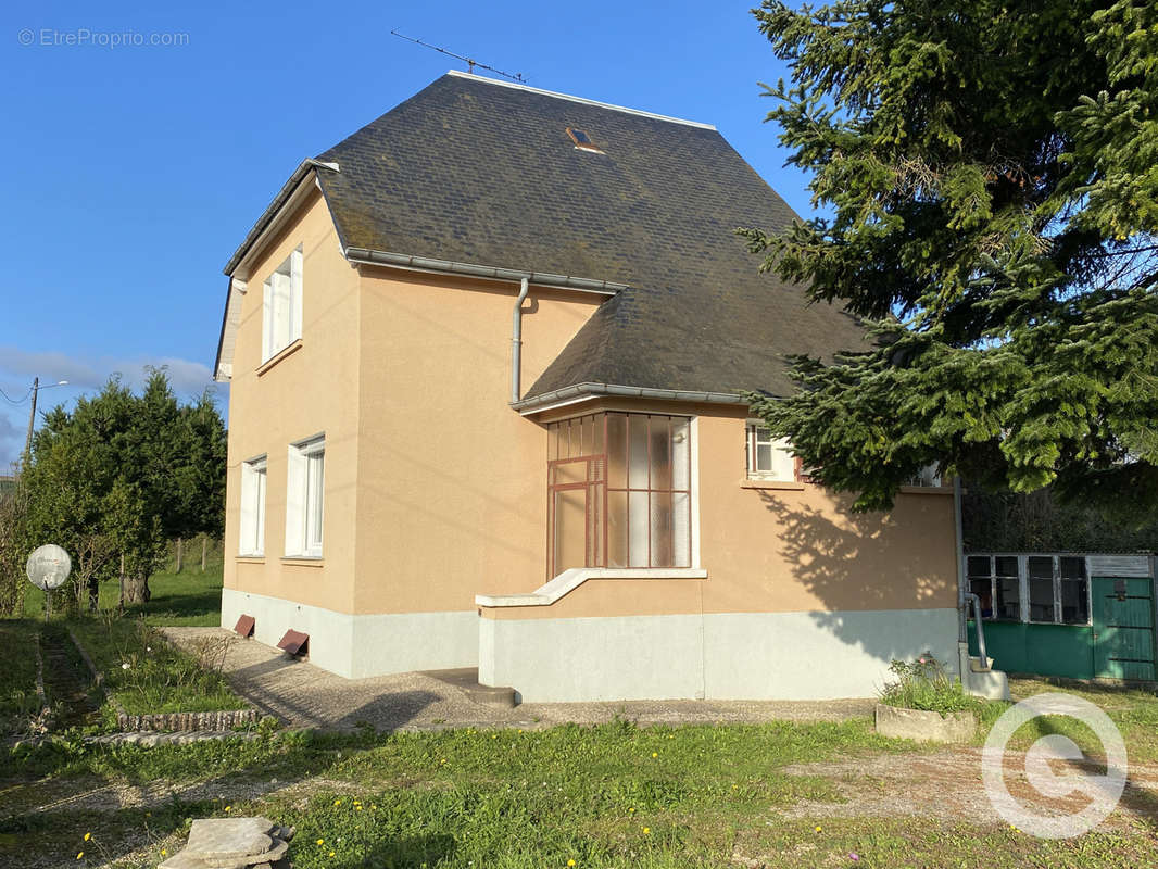 Maison à AVALLON