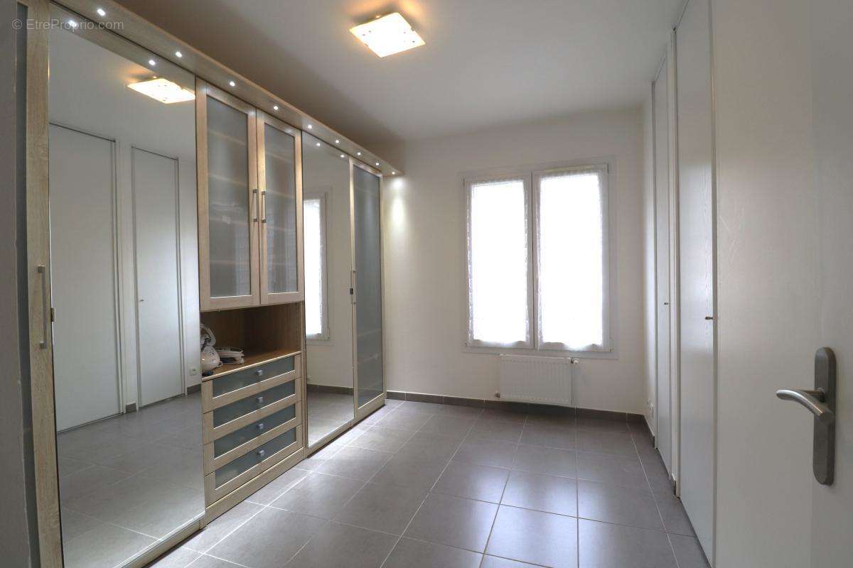 Appartement à CONTES