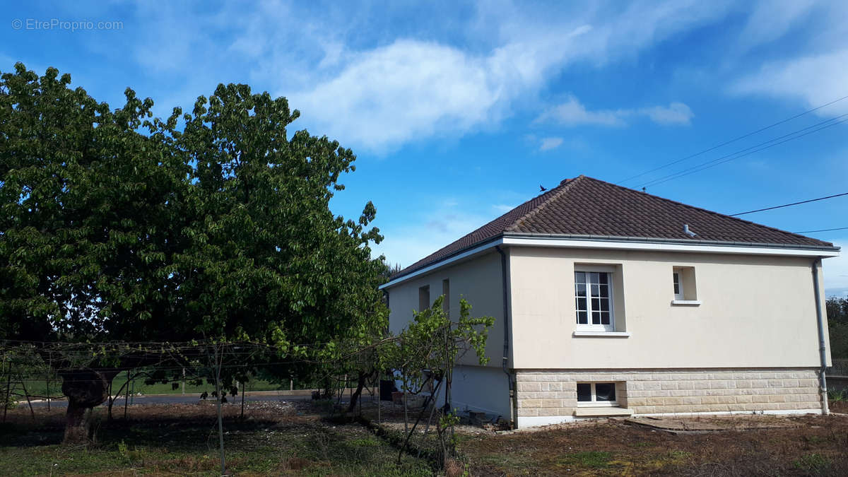 Maison à COUSSAY-LES-BOIS