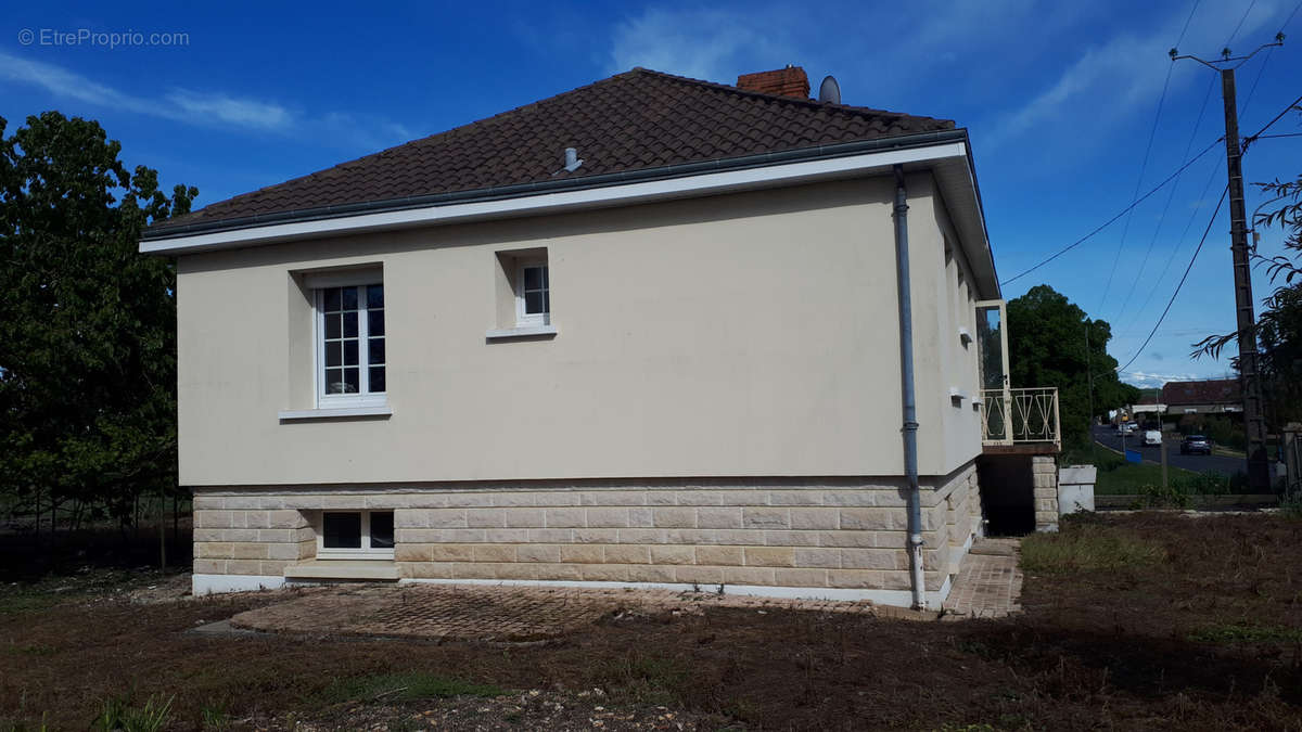 Maison à COUSSAY-LES-BOIS