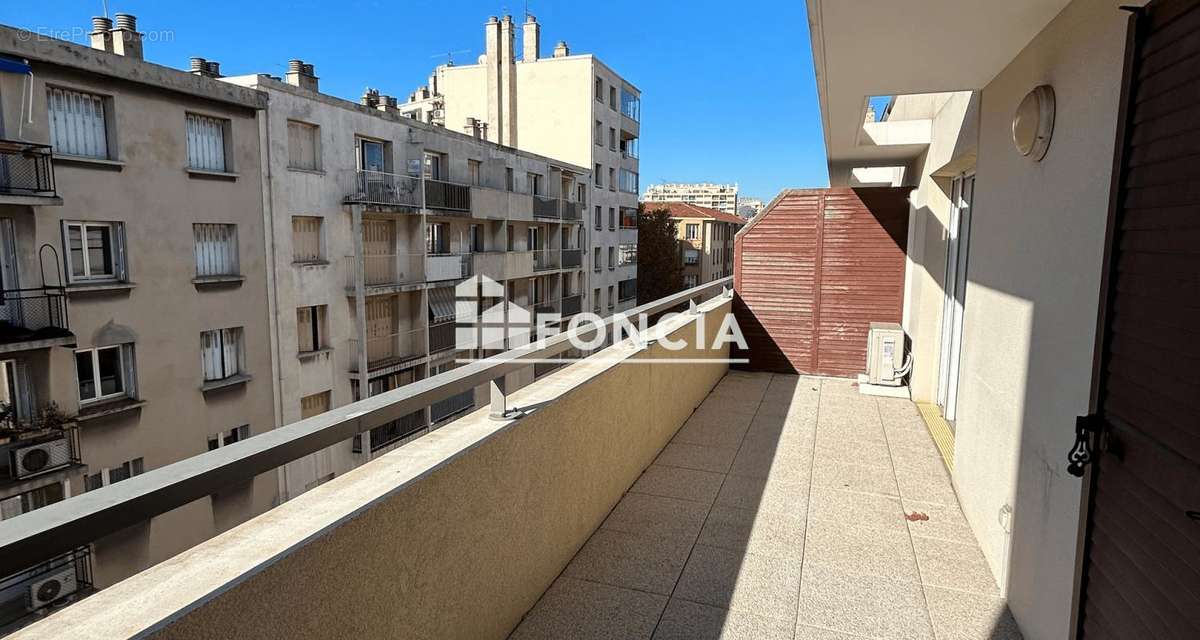 Appartement à MARSEILLE-5E