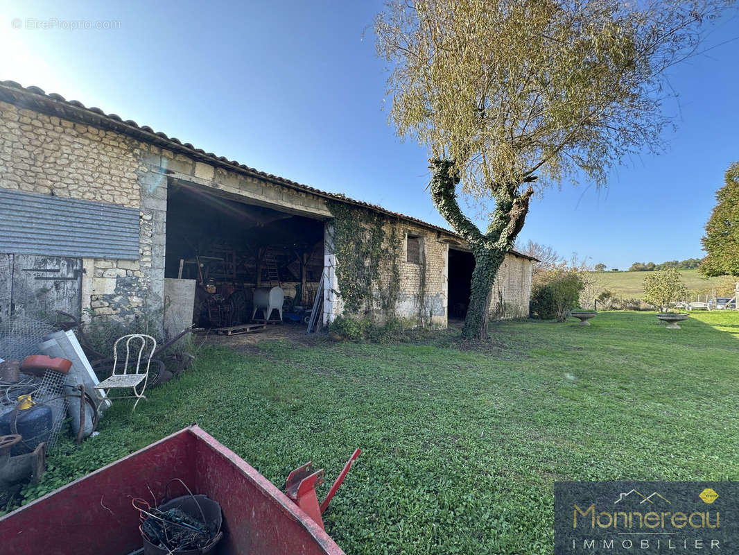 Maison à BRIE-SOUS-BARBEZIEUX