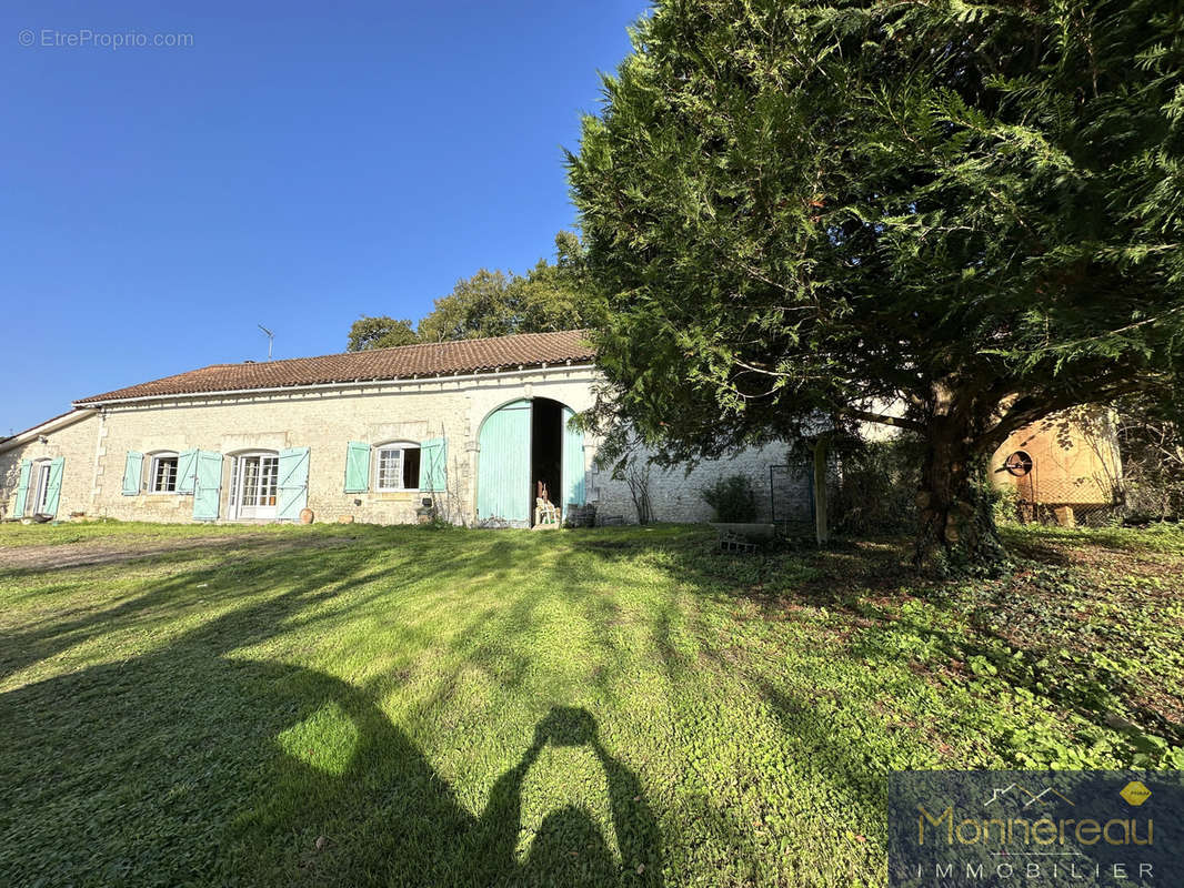 Maison à BRIE-SOUS-BARBEZIEUX