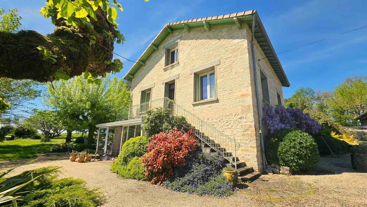 Maison à LAPENCHE