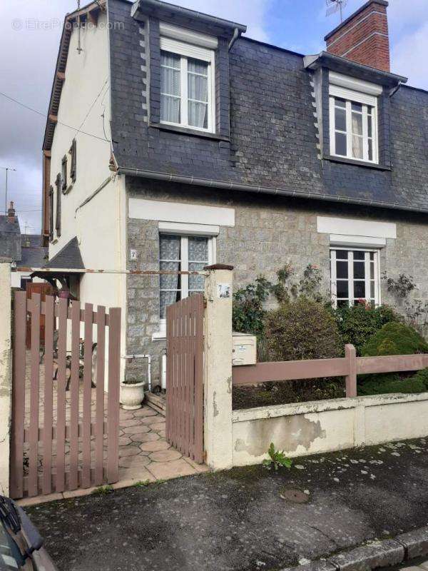 Maison à FOUGERES