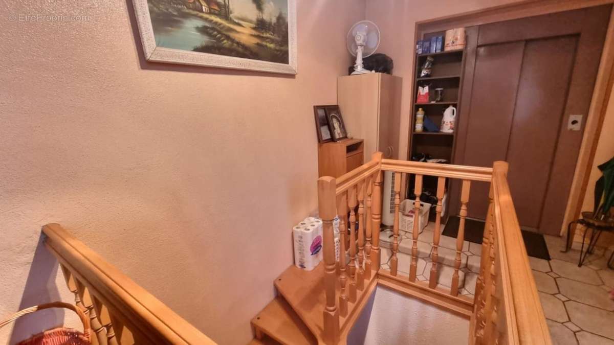 Appartement à LE CHAMBON-FEUGEROLLES