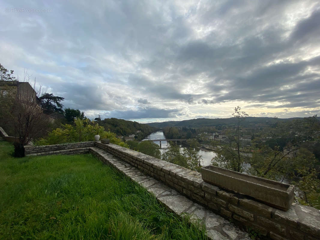 Maison à PUY-L&#039;EVEQUE