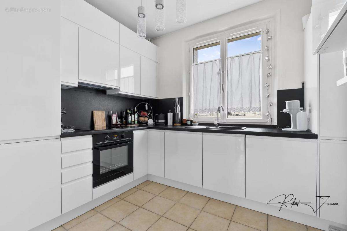 Appartement à COURBEVOIE