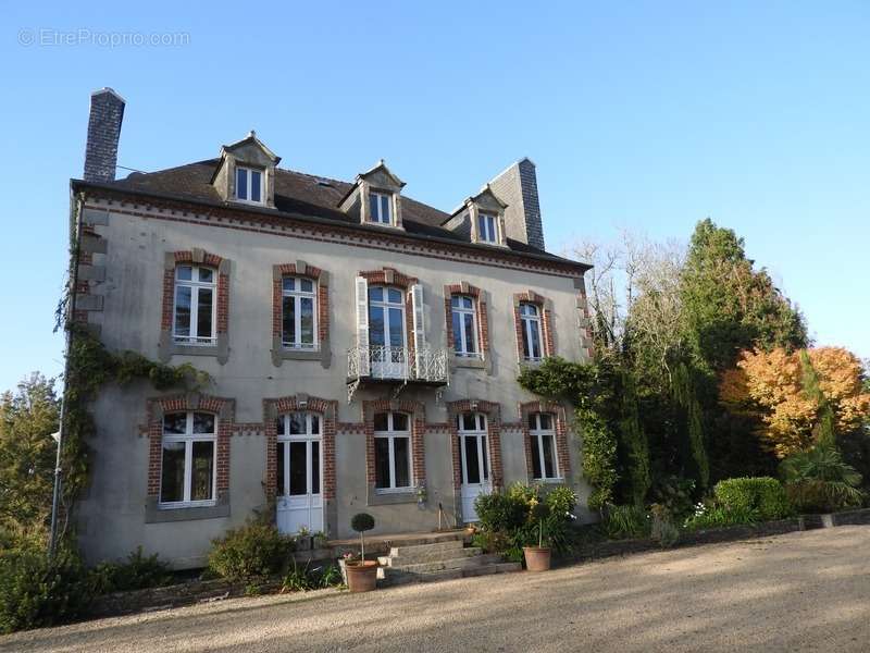 Maison à LA ROCHE-MAURICE