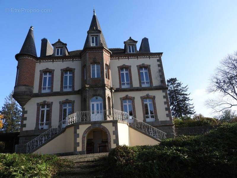 Maison à LA ROCHE-MAURICE