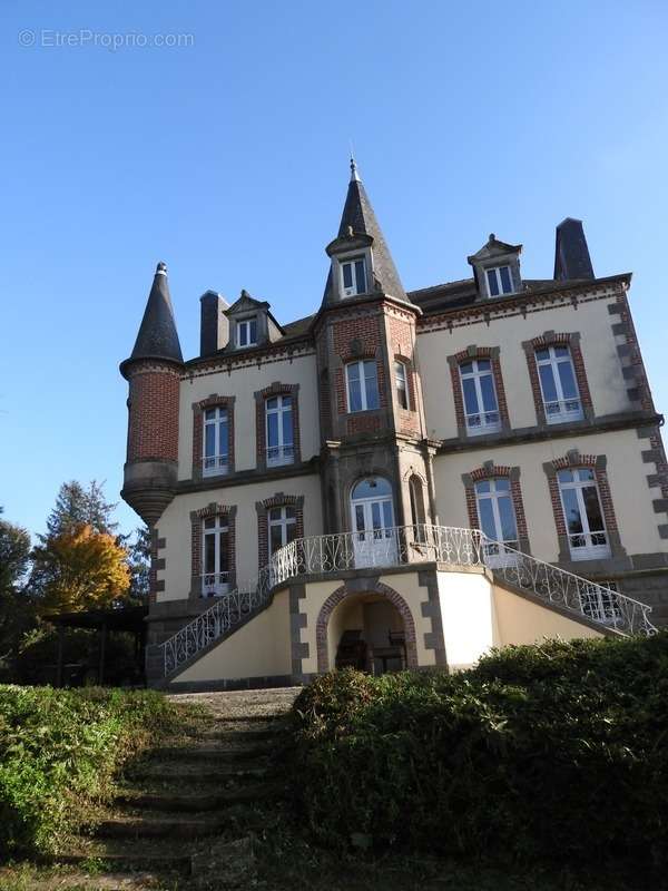 Maison à LA ROCHE-MAURICE