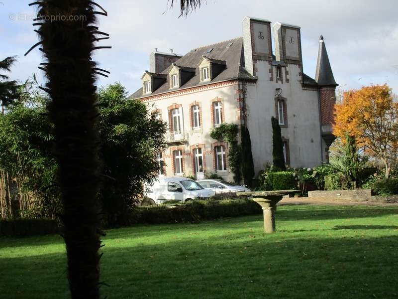 Maison à LA ROCHE-MAURICE