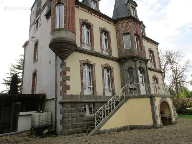 Maison à LA ROCHE-MAURICE