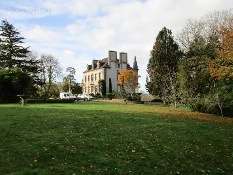 Maison à LA ROCHE-MAURICE