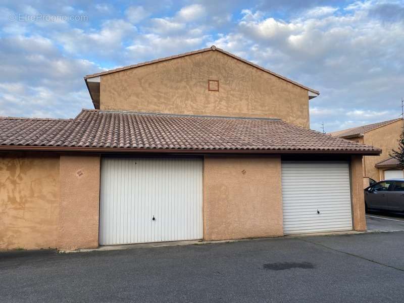 Parking à CUGNAUX