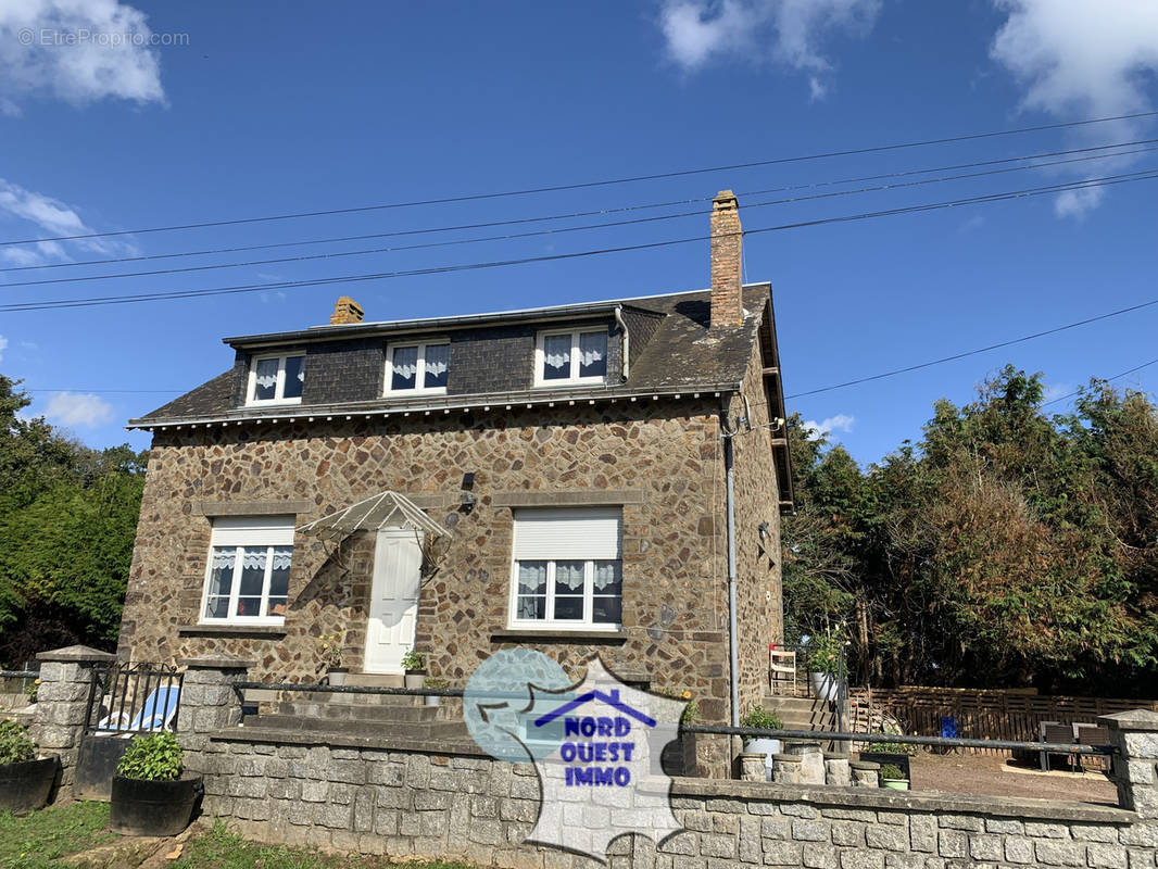 Maison à AMBRIERES-LES-VALLEES