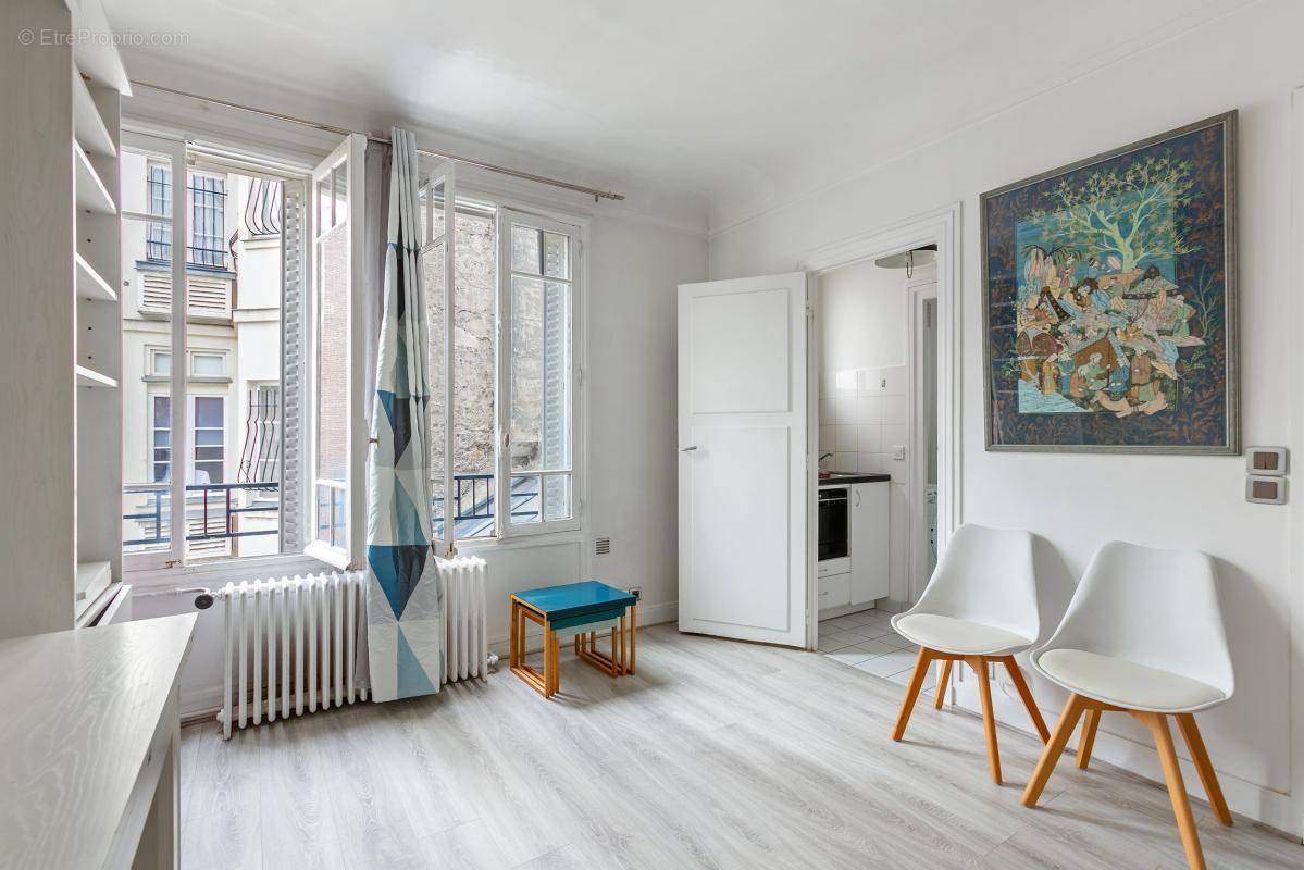 Appartement à PARIS-16E