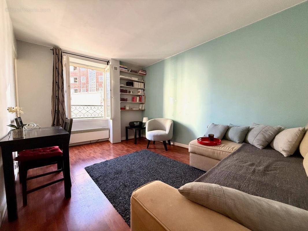 Appartement à PARIS-19E