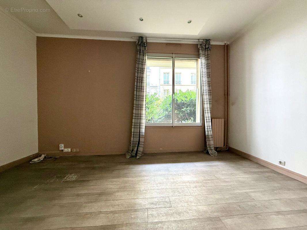 Appartement à PARIS-19E