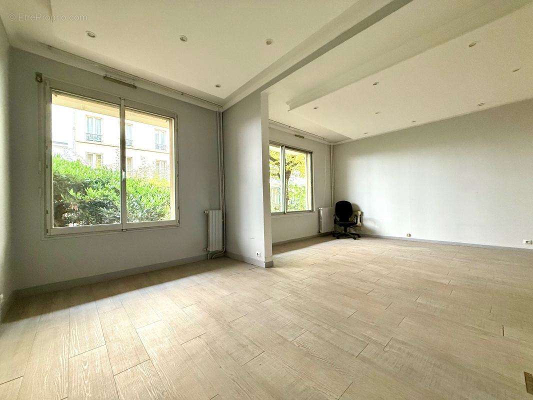 Appartement à PARIS-19E