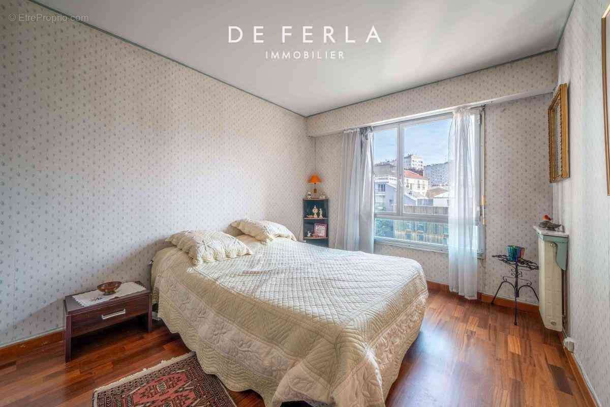 Appartement à PARIS-20E