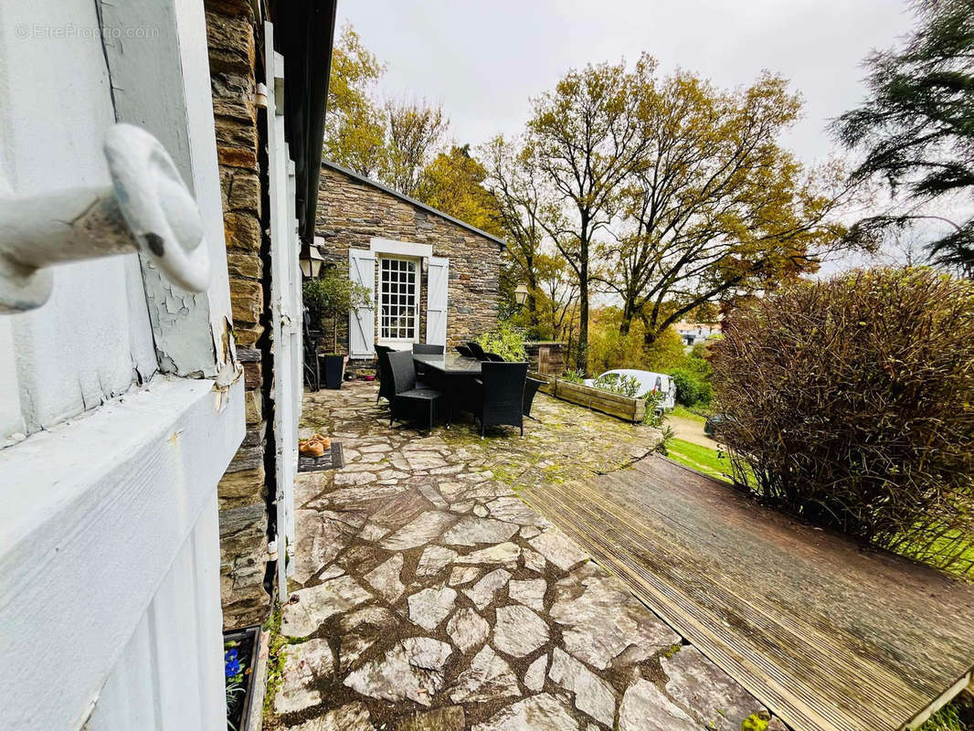 Maison à MONTAIGU